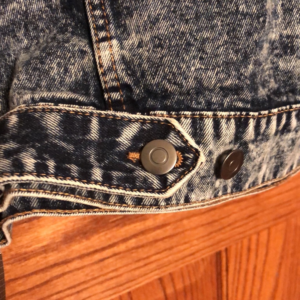 New Listing! Official Rolling Stones Vintage Style Denim Jacket - Picture 9 of 14